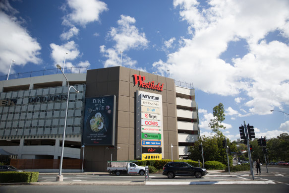 Westfield Carindale Shopping Centre in Brisbane is listed as an exposure site.