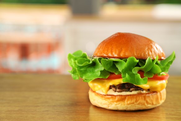 It’s hard to find a burger that doesn’t come on a brioche bun.