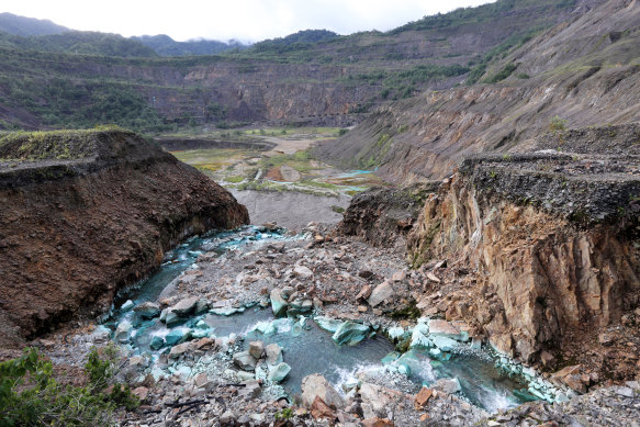 The Panguna copper mine in Bougainville was closed in 1989.