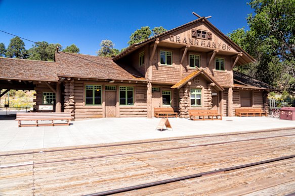 The Grand Canyon Railway is a heritage railroad that carries passengers between Williams, Arizona and the South Rim of Grand Canyon National Park.