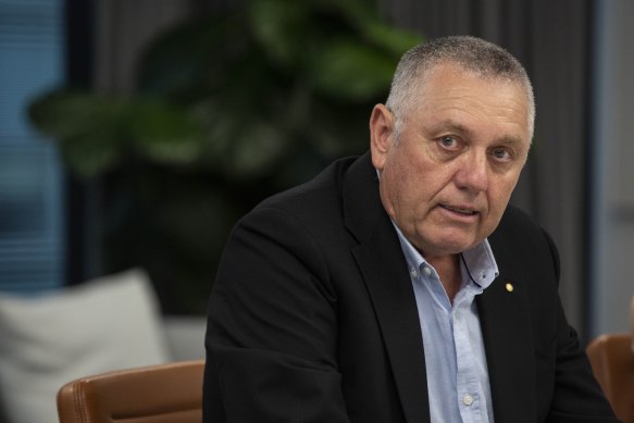 2GB morning host Ray Hadley cut off contact with Alan Jones.