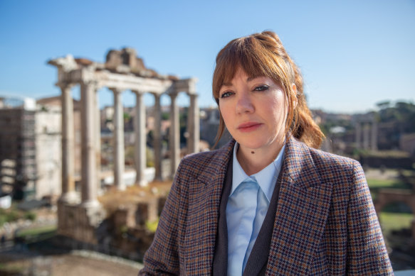 Unlike in many historical documentaries, Philomena Cunk (Diane Morgan) is given permission to be clueless, rude, naive and supremely confident in her mockumentary <i>Cunk on Earth</i>.