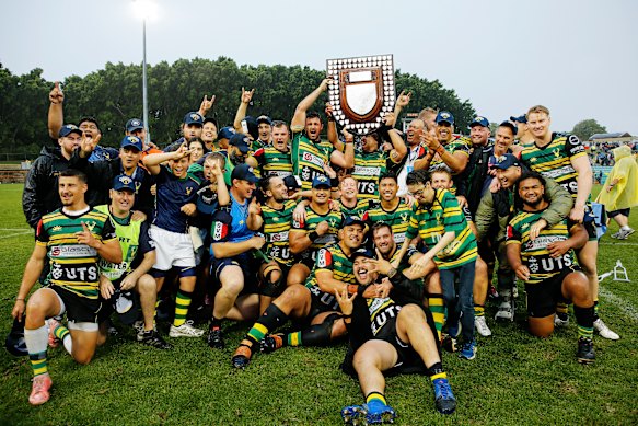 Gordon players with the Shute Shield after their 28-8 victory over Eastwood in 2020.