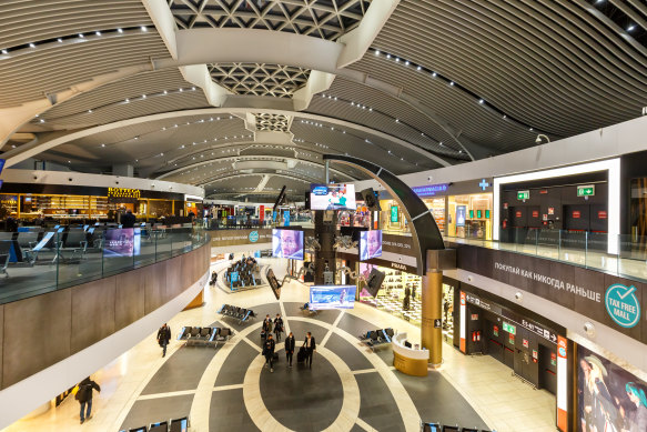 Inside the updated terminal in Rome – an efficient airport experience without sacrificing architectural splendour.
