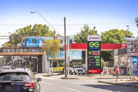 The existing service station at 276-286 Johnston Street.