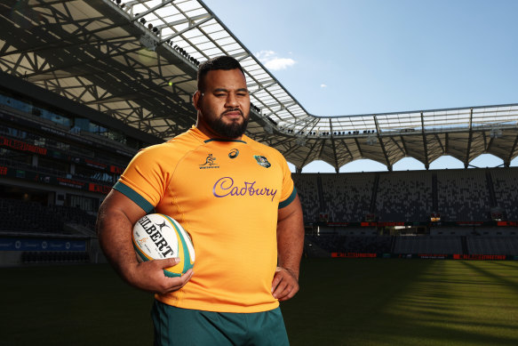 Taniela Tupou posing at Commbank Stadium.