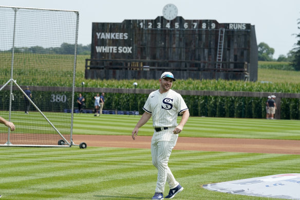 Field of Dreams: Kevin Costner plays catch before Yankees vs White Sox -  Sports Illustrated