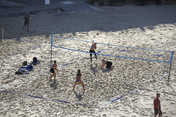 Tamarama Beach Volleyball group.