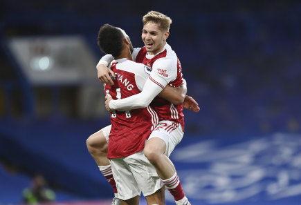 Arsenal held on after Emile Smith Rowe pounced on a Chelsea mistake to keep their slim hopes of salvaging a Europa League spot alive.