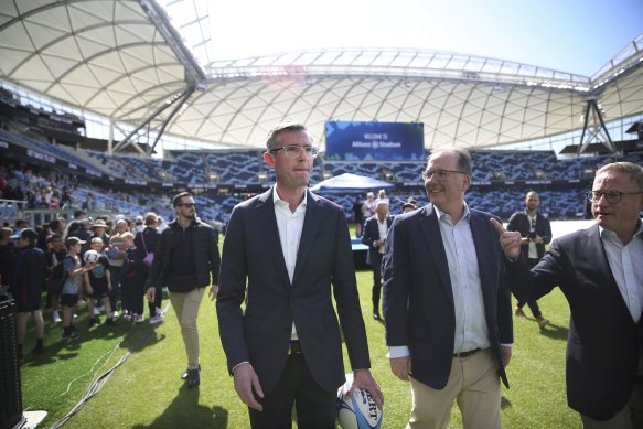 El primer ministre de NSW, Dominic Perrottet, a la inauguració del nou Allianz Stadium diumenge.