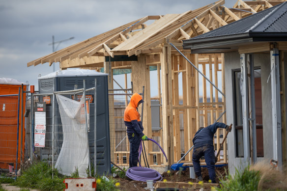 Builders face financing problems when interest rates rise.
