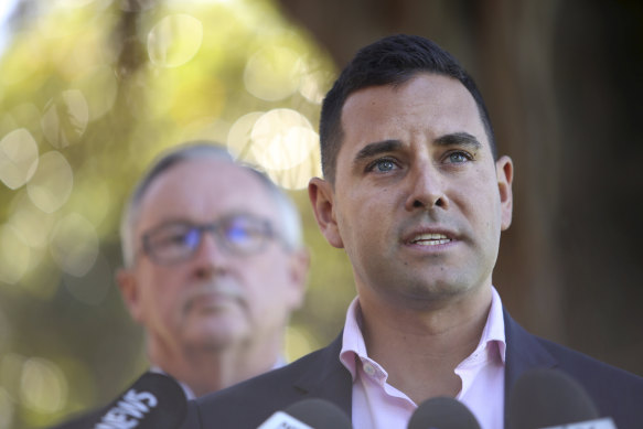 Independant Sydney MP Alex Greenwich says Labor has failed on pokies reform.