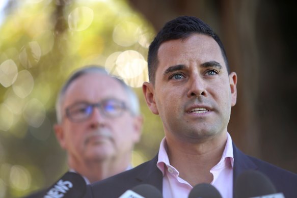 Independant Sydney MP Alex Greenwich says Labor has failed on pokies reform.