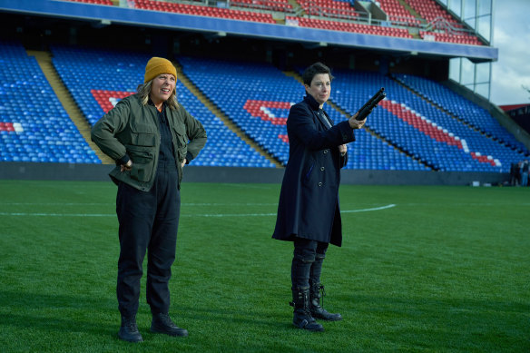 Mel Giedroyc and Sue Perkins bring their dry, intelligent comedy to Hitmen as two incompetent contract killers.