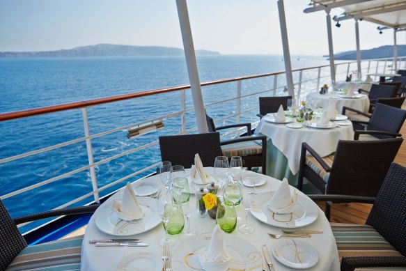 The al fresco Sette Mari restaurant.