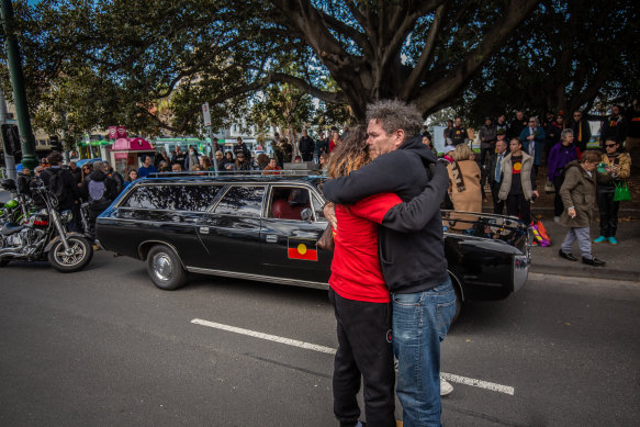 Archie Roach’s body being escorted by the Southern Warriors Aboriginal Motorcycle Club next to Cleve Gardens in St Kilda.