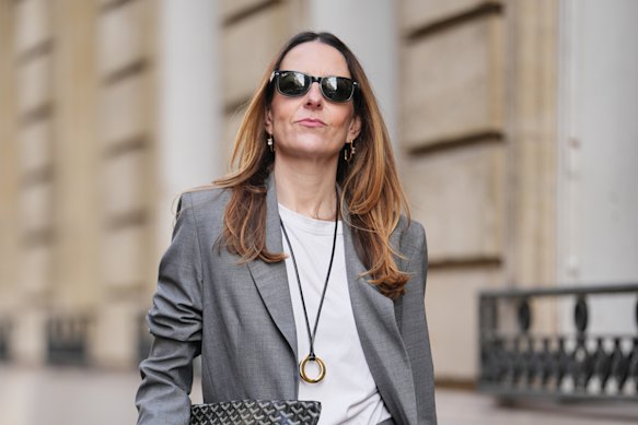 Paris-based digital strategist Alba Garavito Torre models tee-plus-blazer chic.