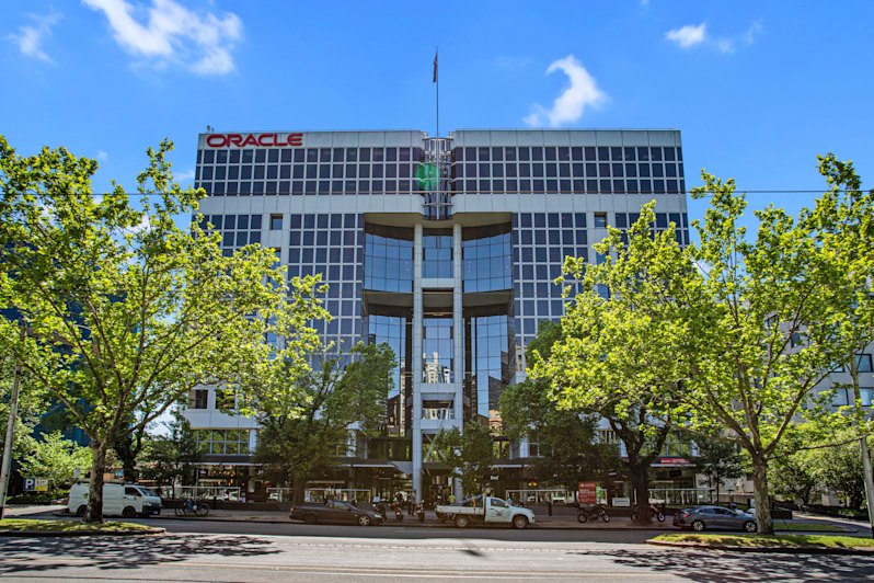 Solomon Lew has bought 417 St Kilda Road, Melbourne.