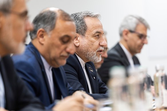 Il ministro degli Esteri iraniano Abbas Araghchi interviene martedì nel corso di un incontro bilaterale tra la Svizzera e l'Iran a Ginevra.