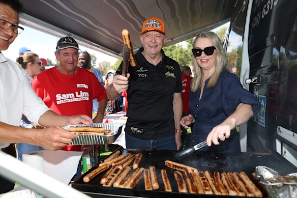 Albanese and fiancee Jodie Haydon at a barbecue with WA Labor supporters at Winthrop Park in Winthrop.