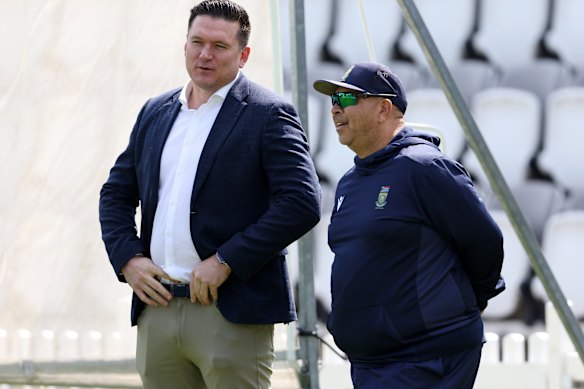 Graeme Smith Smith to COAK COACH SHUKRI CONRAD DURING A SYSTEM OF THE LORD.