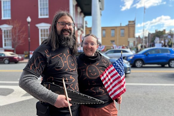 Jacob Collard, 32 anni e Sarah Ward, 21 anni. Milioni di americani hanno preso parte alle proteste 