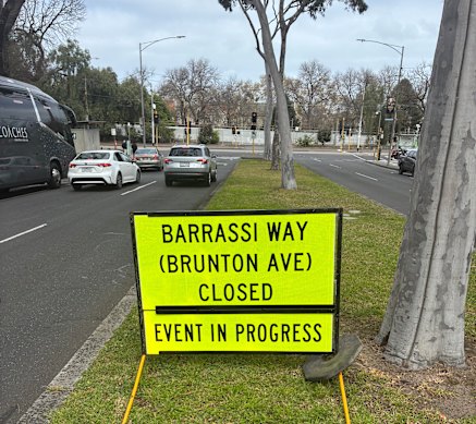 A road sign on the way to the MCG has Ron Barassi’s name spelt incorrectly.