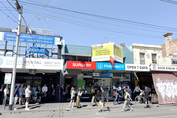 The auction at 272 Smith Street, Collingwood.