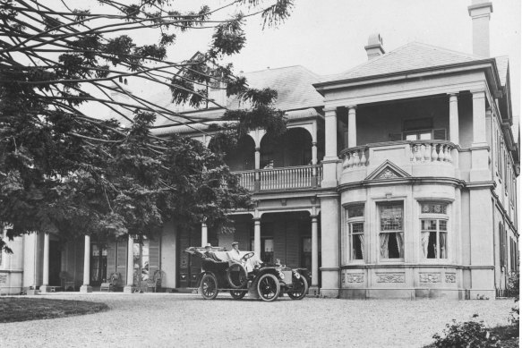 Vaniman’s gas balloon was tethered to the now demolished Crows Nest House, which was owned by Sir John Hay.