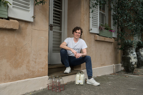 Milkman Dominic Ryan drops daily plastic-free milk on doorsteps in Mosman and North Sydney.