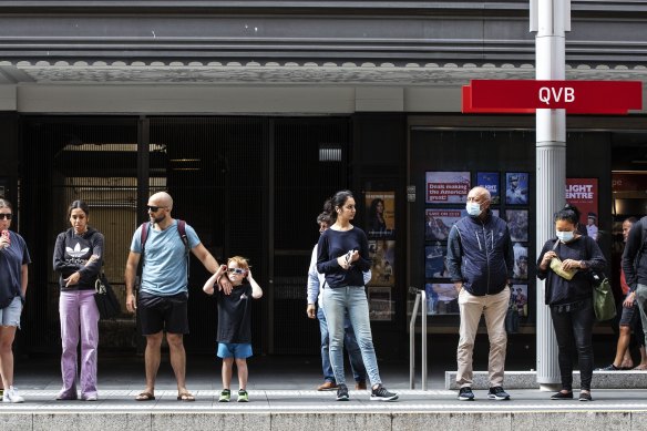 Experts say targets are needed to increase the share of trips taken by walking, cycling or public transport.