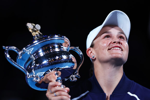 Ashleigh Barty celebrates her 2022 Australian Open victory.