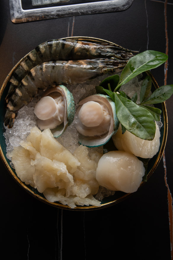 Seafood platter, before being cooked in the hotpot.