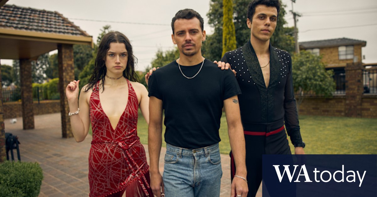 Of An Age movie: Acclaimed Australian film is an ode to growing up queer in '90s suburbia - Vimarsana News