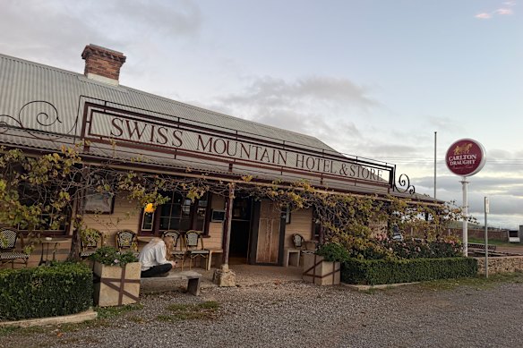 Restaurateur Stavros Konis has taken over the picturesque Swiss Mountain Hotel in Blampied, near Daylesford.