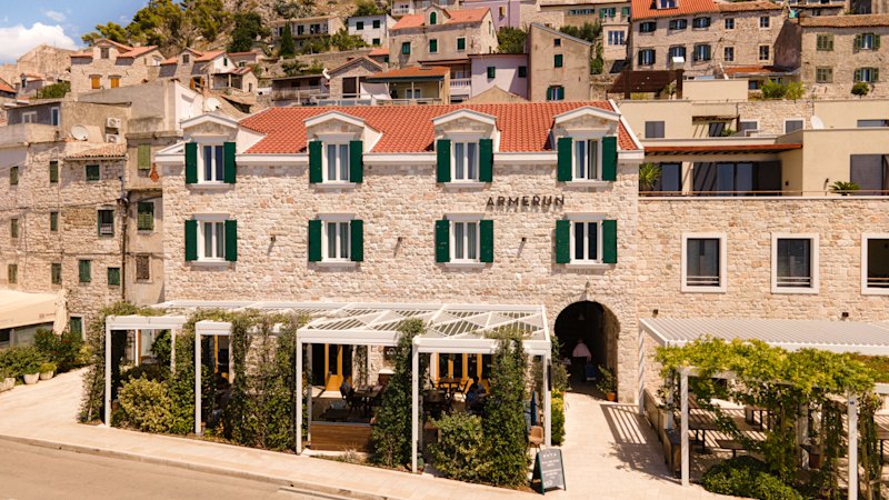 Skriti dragulj Hrvaške: Odkritje najboljšega hotela v manj obljudeni destinaciji