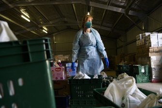 Volunteers have spent the last few weeks delivering food hampers to some of Wilcanniaâs most vulnerable.