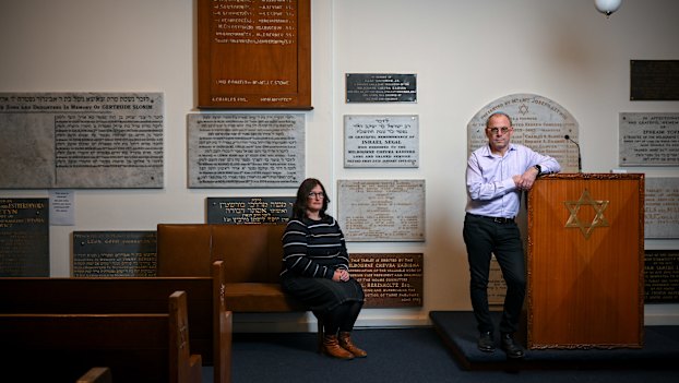 Melbourne Chevra Kadisha CEO Simon Weinstein with volunteer Yaelle Schachna.