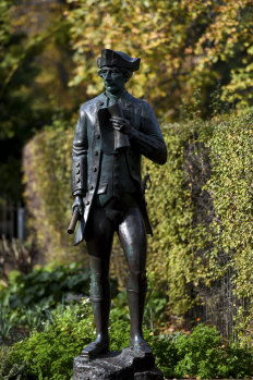 The statue of Captain James Cook in the Fitzroy Gardens