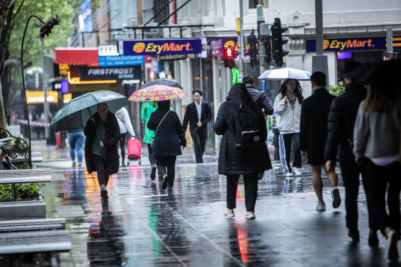 Heavy rain is expected to hit parts of Melbourne and Victoria overnight.
