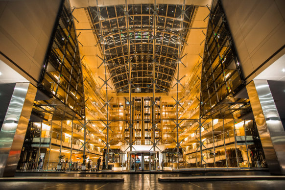 The lobby and its bare are the focal point.