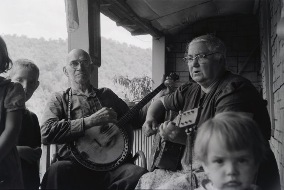 Mr and Mrs John Sams in Hazard, Kentucky in 1959, as shown in the docuseries Country Music.