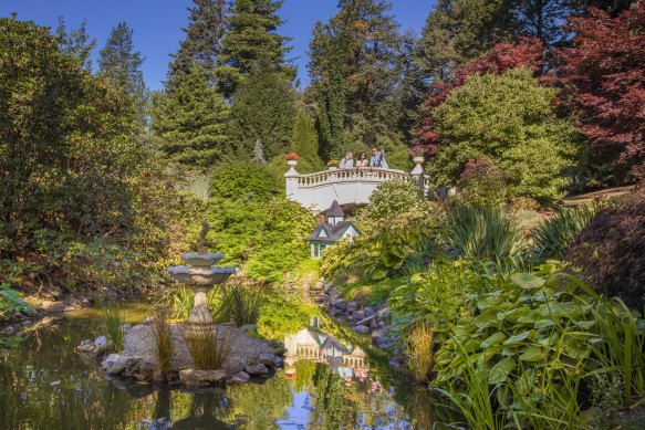 Halifax Public Gardens .