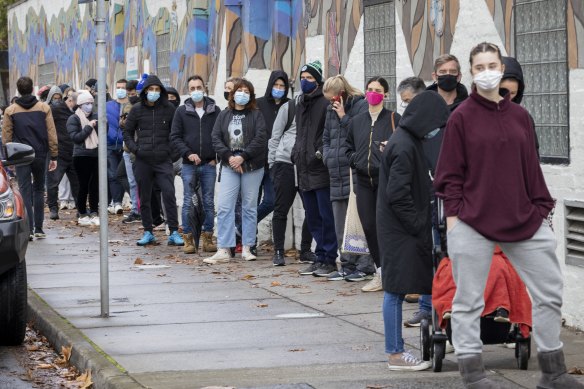 People were waiting about 200 minutes for COVID-19 testing in Melbourne on Thursday morning.