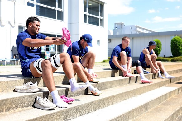 Miles Amatosero and fellow Wallabies prepare for training in Kobe.