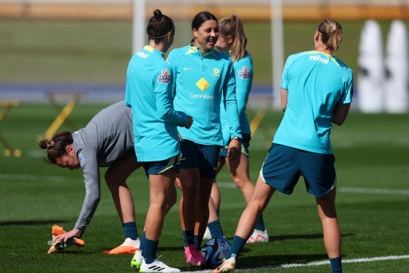 Sam Kerr had a ball at her feet on Thursday for the first time since her calf injury.