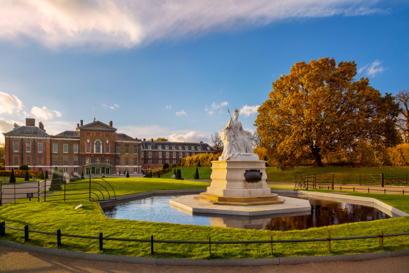 Kensington Gardens back on to Kensington Palace, now the official London home of the Duke and Duchess of Cambridge (Kate and William).