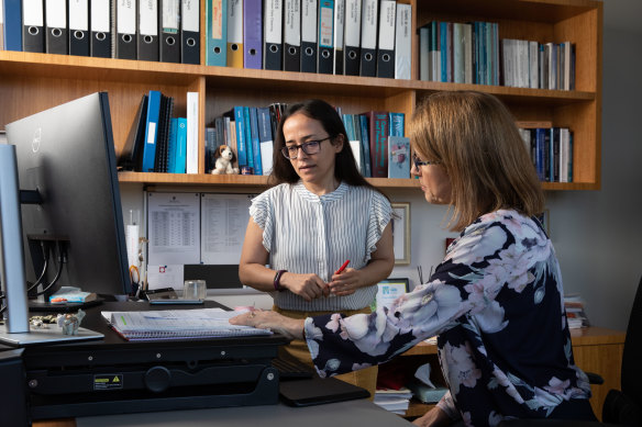 QIMR’s Professor Penny Webb (right) and Dr Azam Majidi (left).