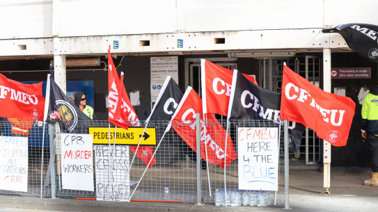 A CFMEU picket line outside the Cross River Rail site at Roma Street last year.