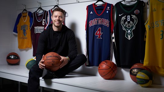 Matthew Dellavedova is back in Melbourne  to train with the Boomers squad ahead of the FIBA World Cup.